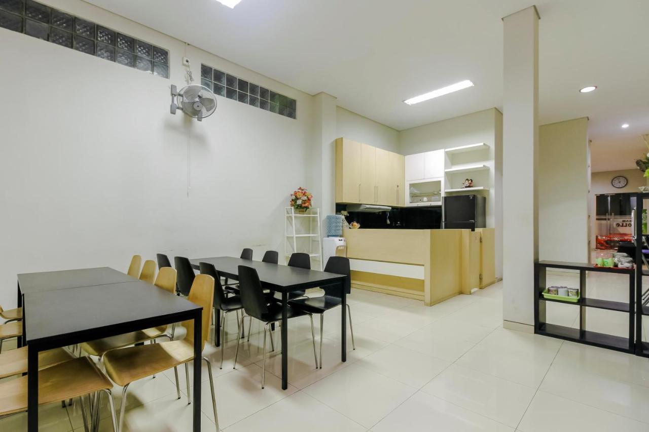 RedDoorz near Samarinda Central Plaza Dış mekan fotoğraf