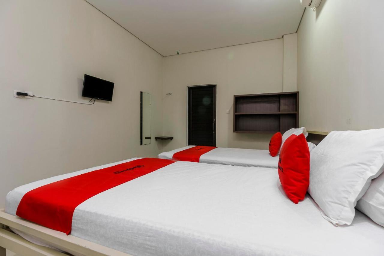 RedDoorz near Samarinda Central Plaza Dış mekan fotoğraf