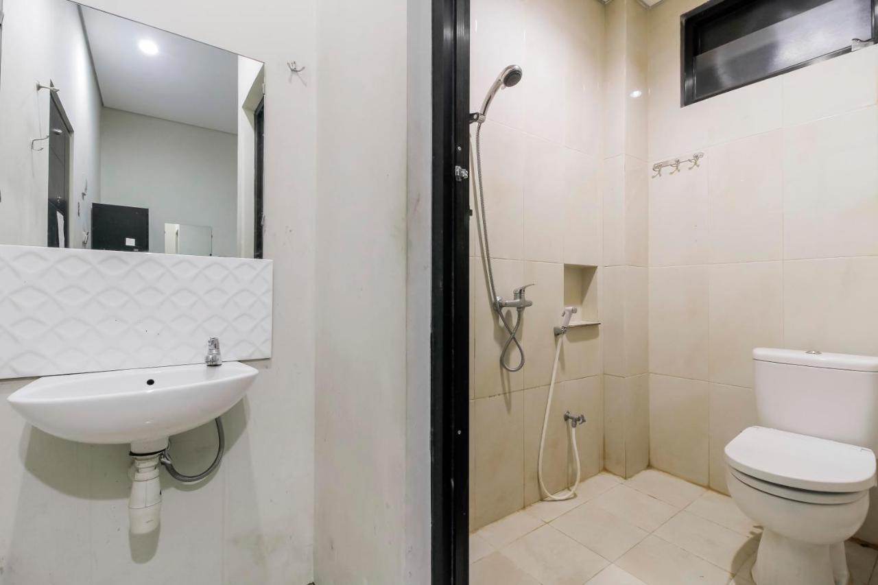 RedDoorz near Samarinda Central Plaza Dış mekan fotoğraf